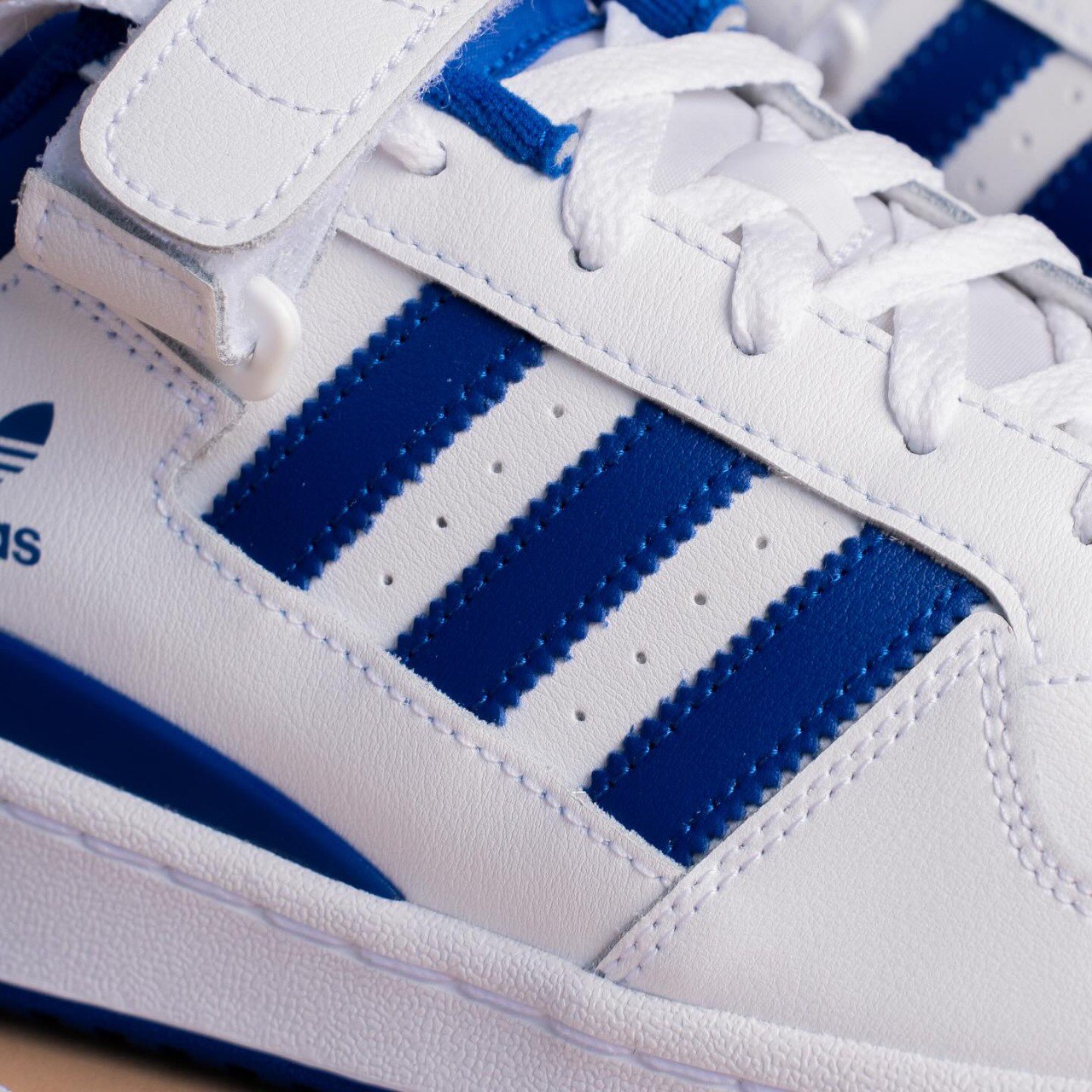 adidas forum low