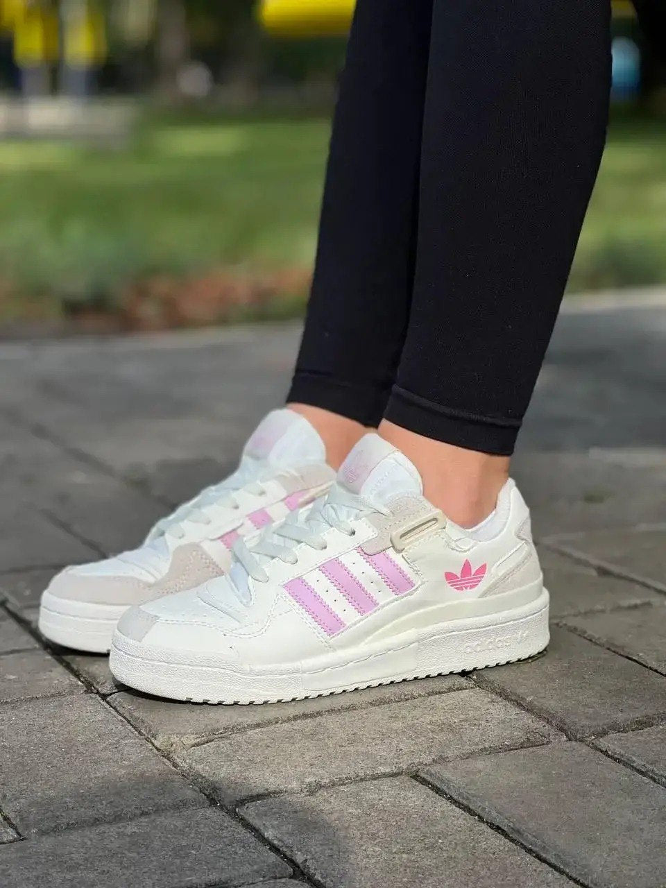 adidas forum low