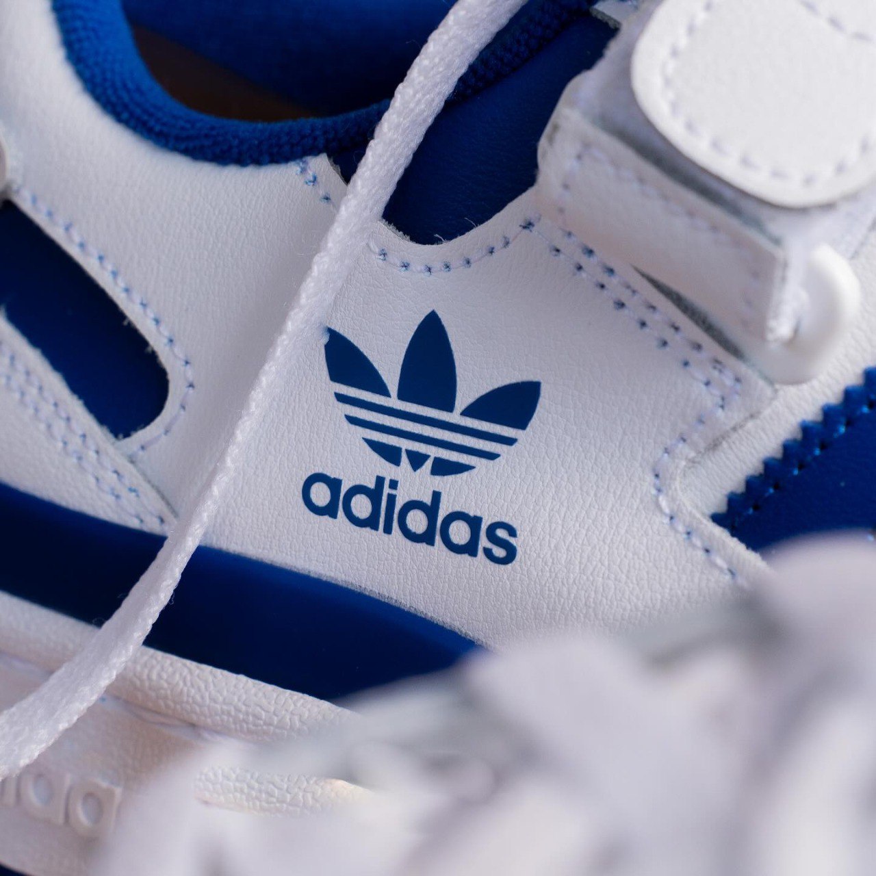 adidas forum low