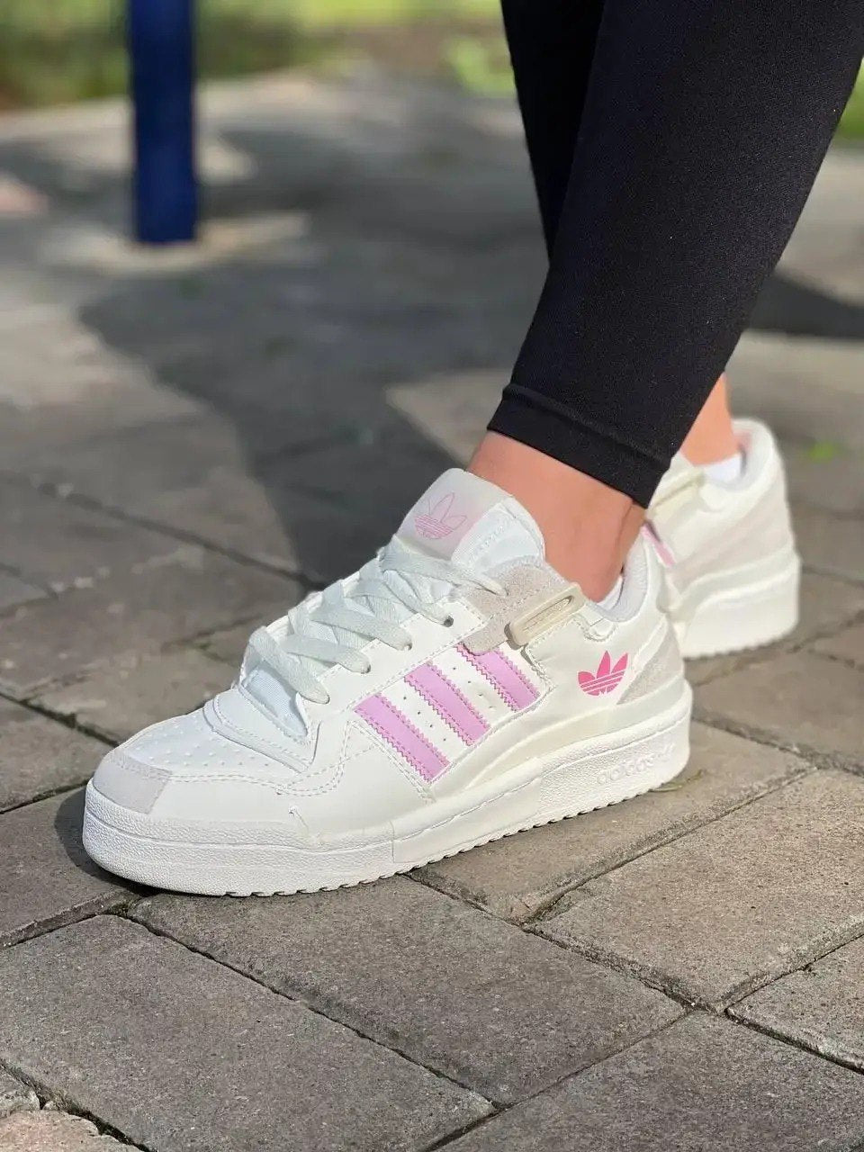 adidas forum low