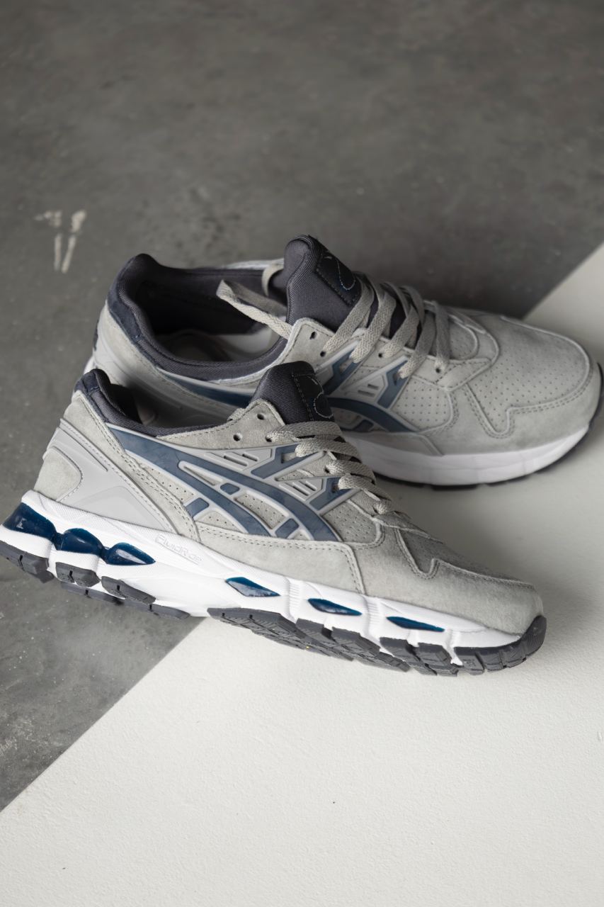 ASICS Gel-Kayano
