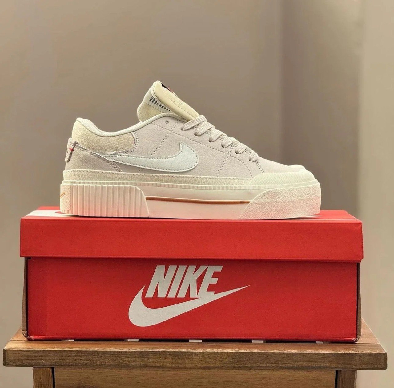 Nike Court Legacy