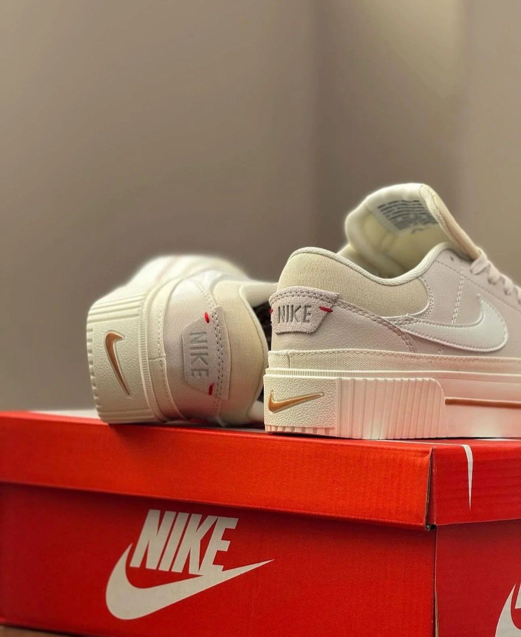 Nike Court Legacy
