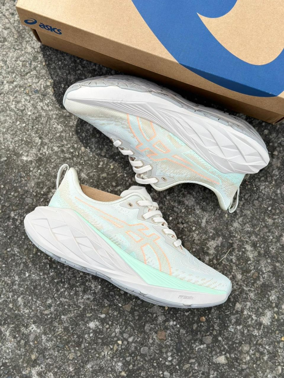 Asics Novablast 4