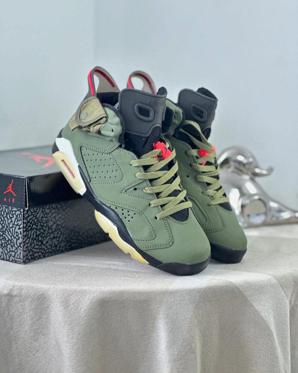Air Jordan 6 x Travis