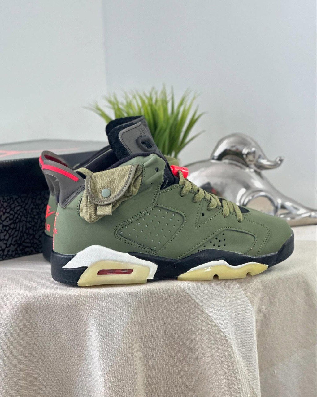 Air Jordan 6 x Travis