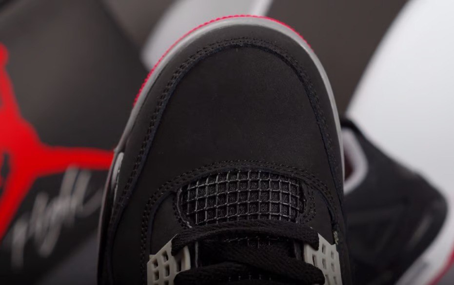 Air Jordan 4 Bred