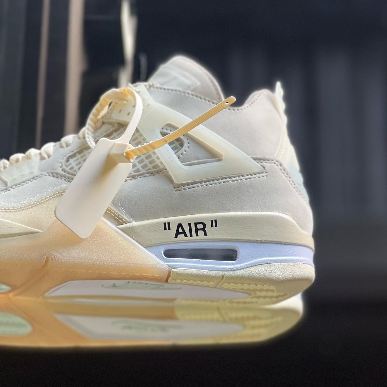Air Jordan 4 x Off Whitte