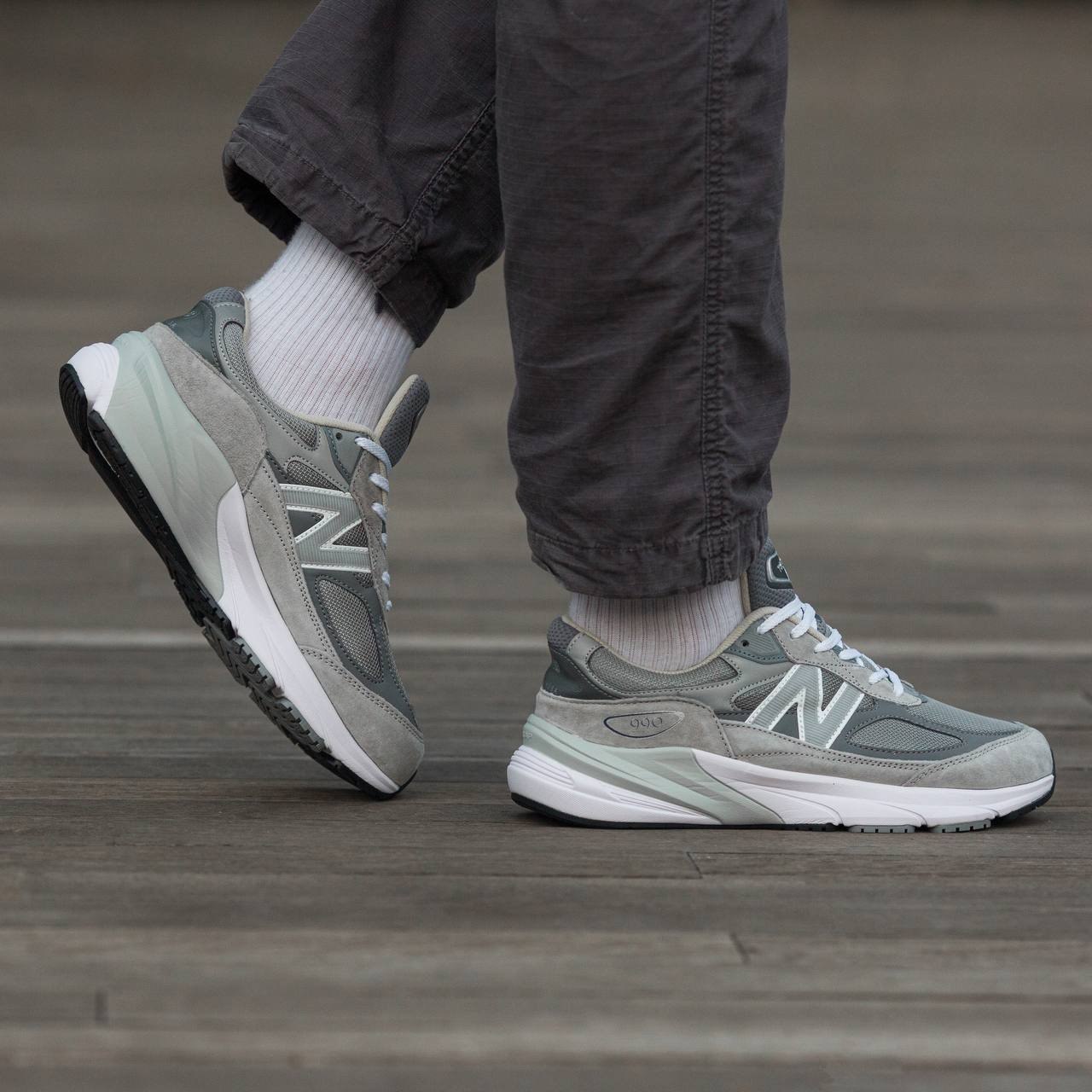 New Balance 990