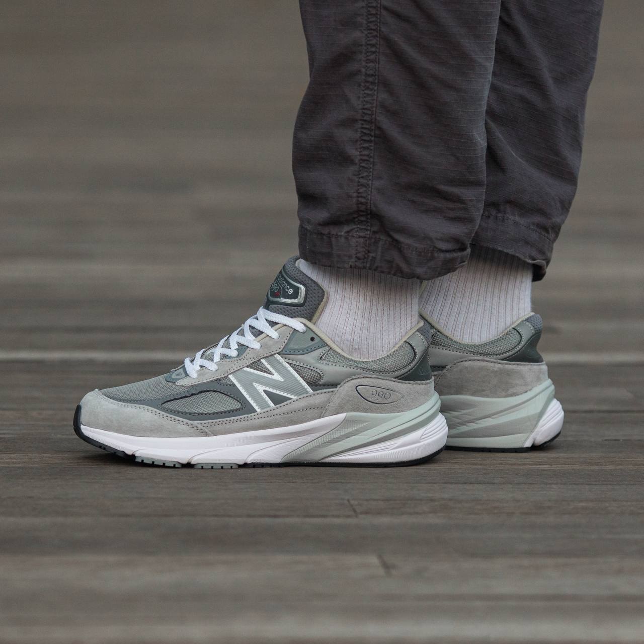 New Balance 990