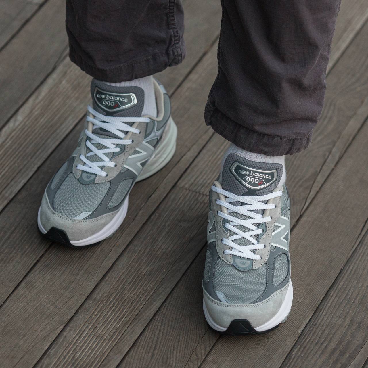 New Balance 990