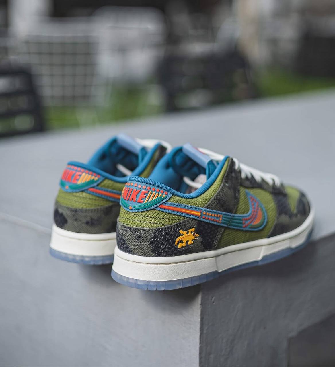 Nike Sb Dunk Low Siempre Familia