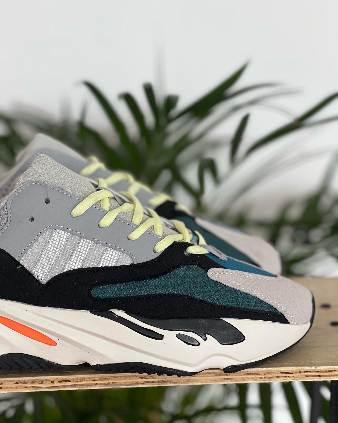adidas yeezy 700 bost