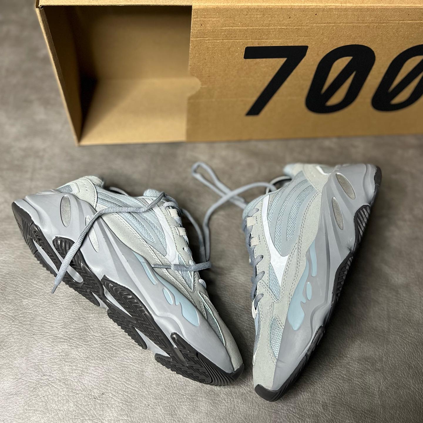 adidas yeezy 700 bost