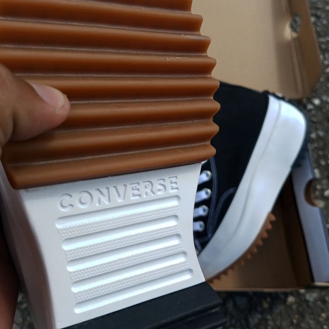 Converse Run Star Hike