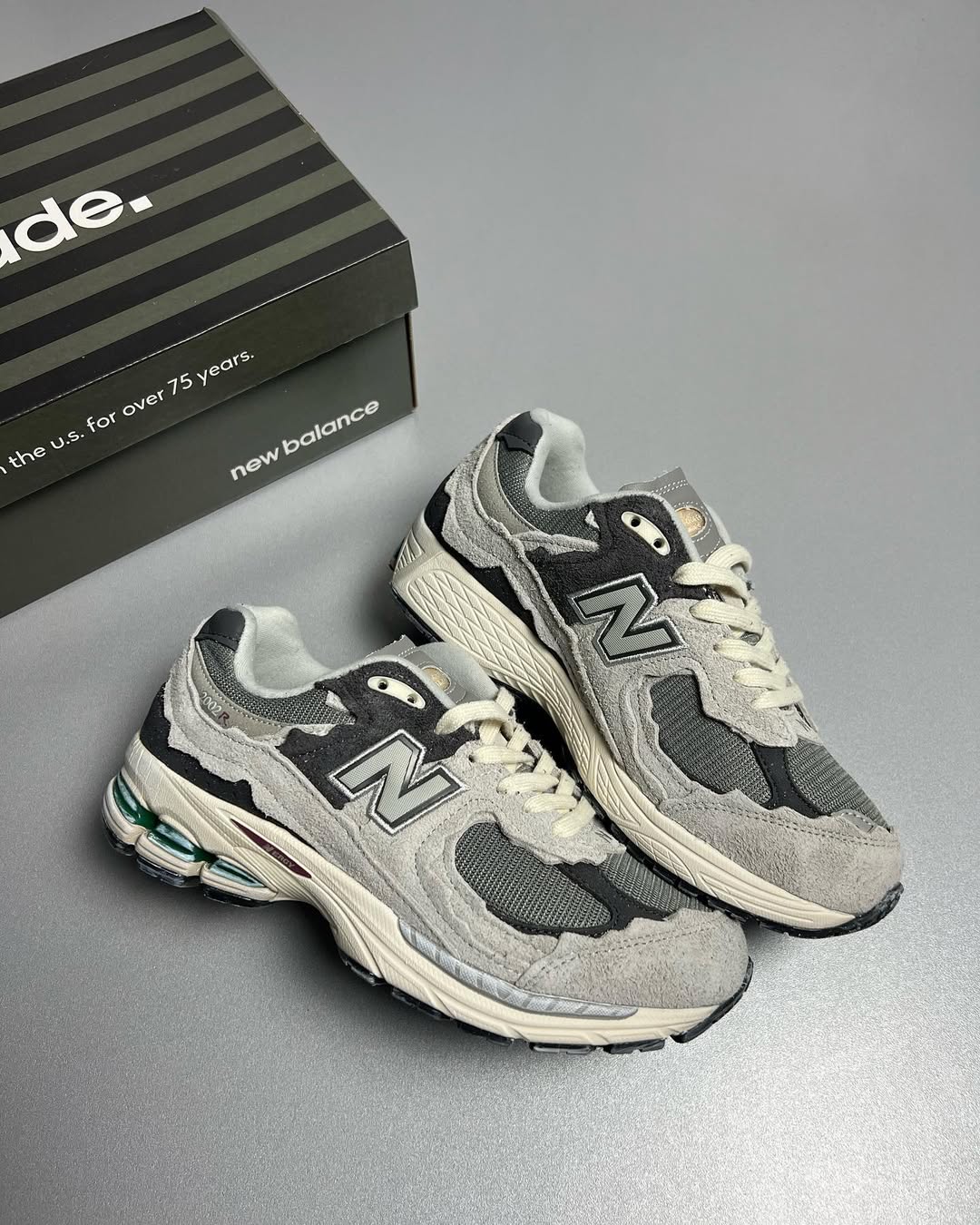 New Balance 2002R