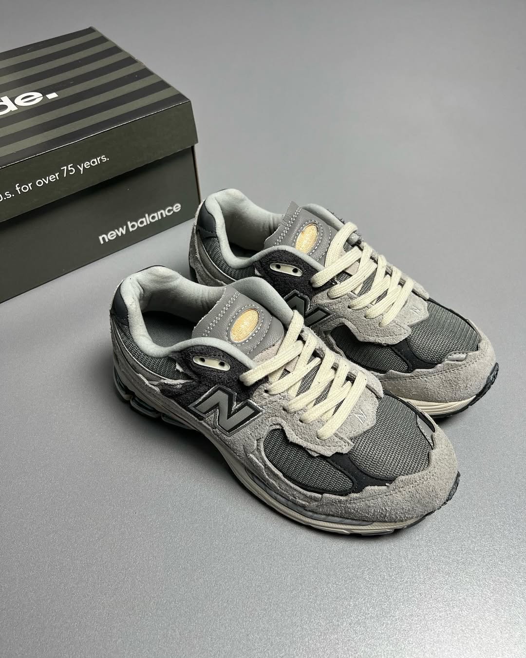 New Balance 2002R