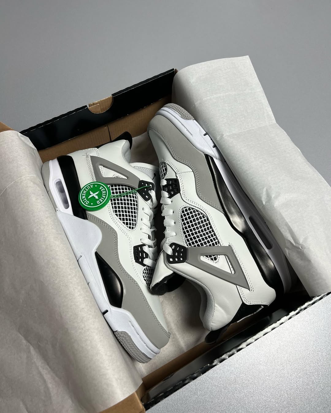 Air Jordan 4 Military