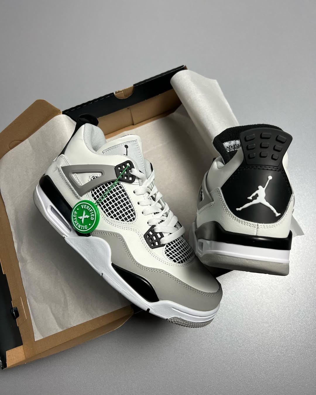 Air Jordan 4 Military