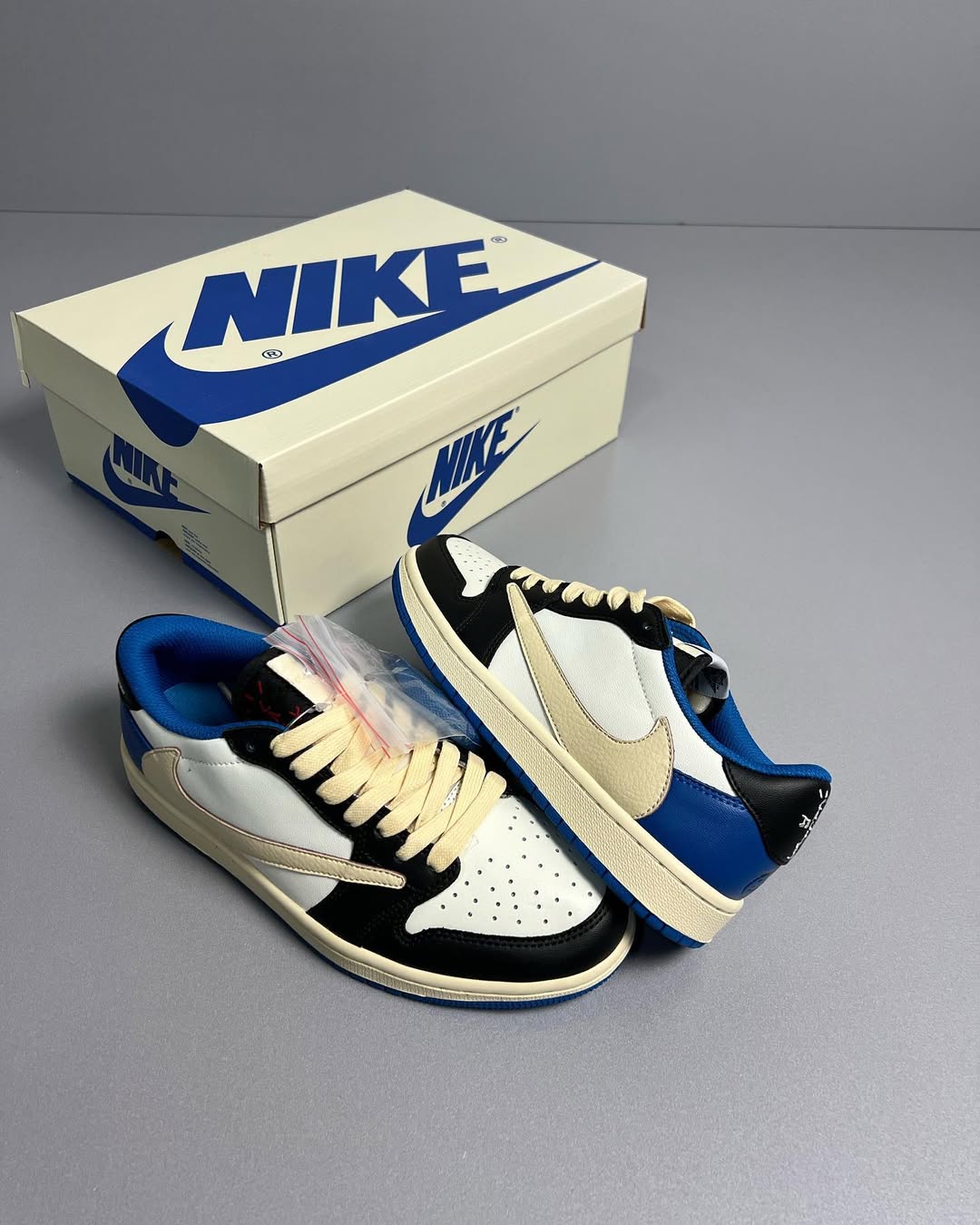 Air Jordan 1 X Travis Scott x Fragment