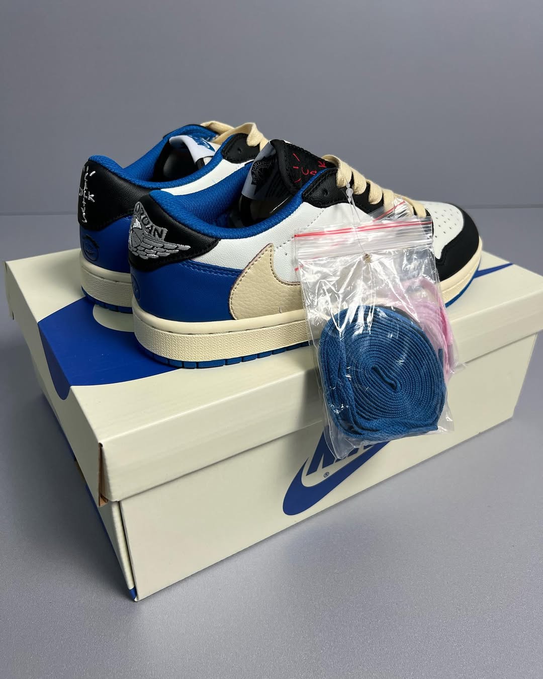Air Jordan 1 X Travis Scott x Fragment
