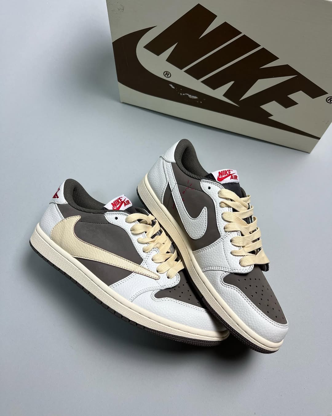 Air Jordan 1 Low Travis Scott Mocha