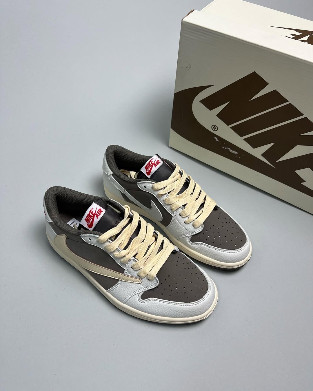 Air Jordan 1 Low Travis Scott Mocha