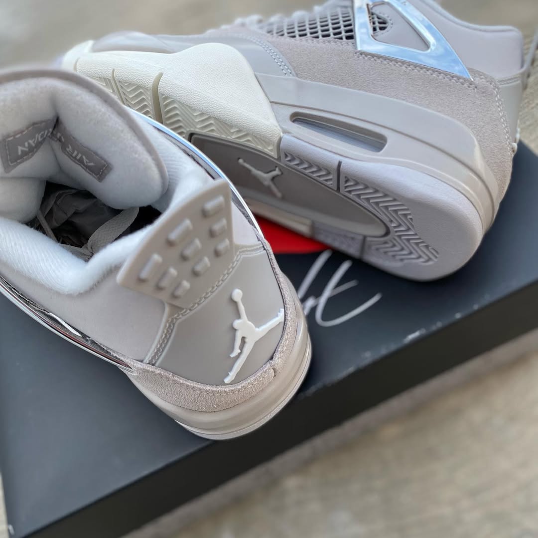 Air Jordan 4 Frozen