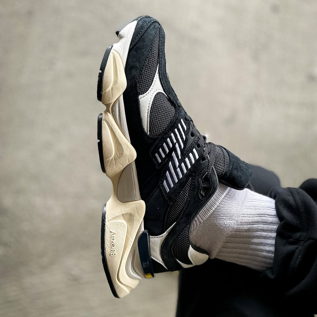 New Balance 9060