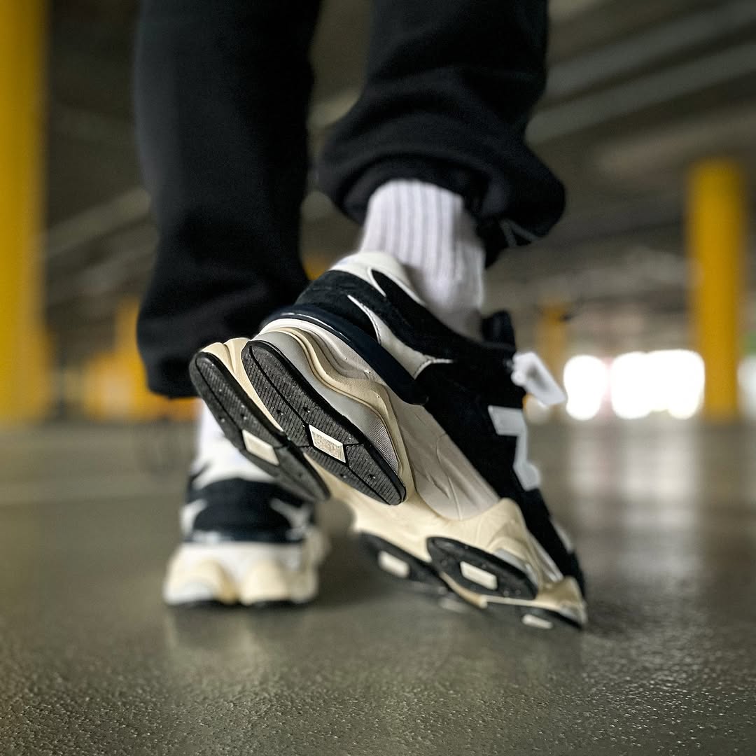 New Balance 9060
