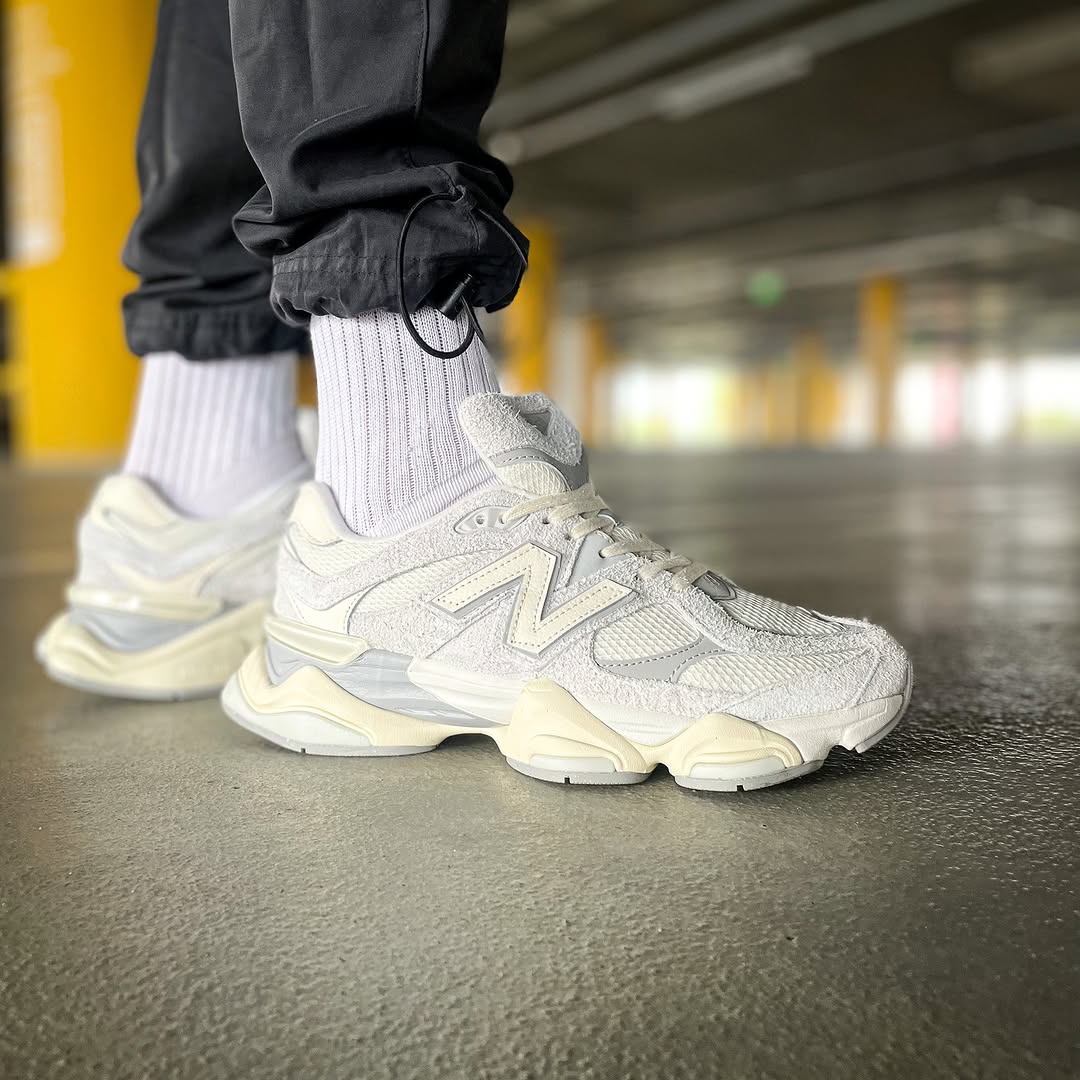 New Balance 9060