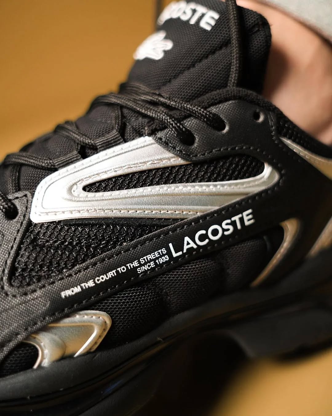 Lacoste L003