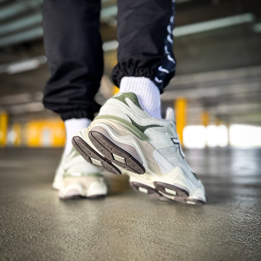 New Balance 9060