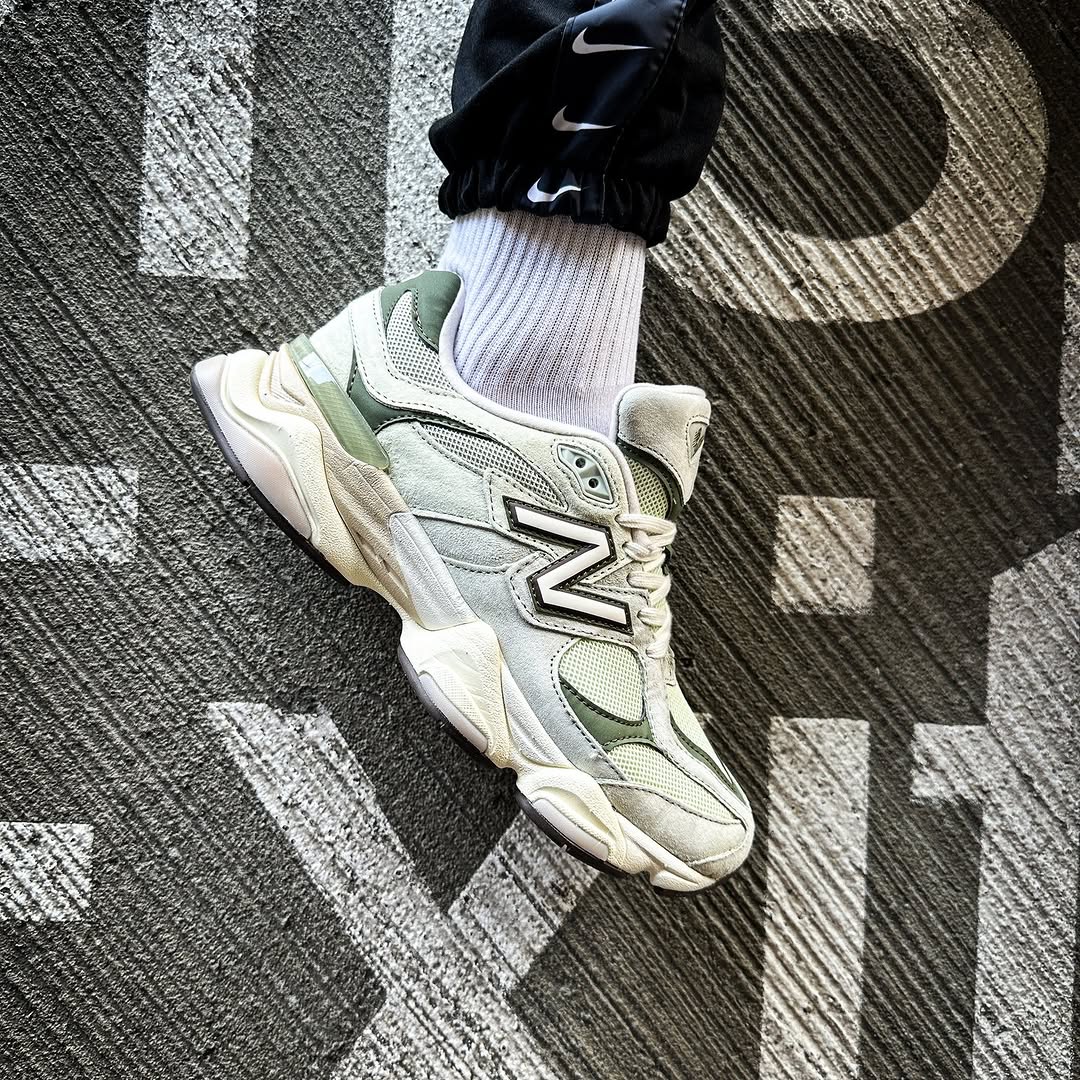 New Balance 9060