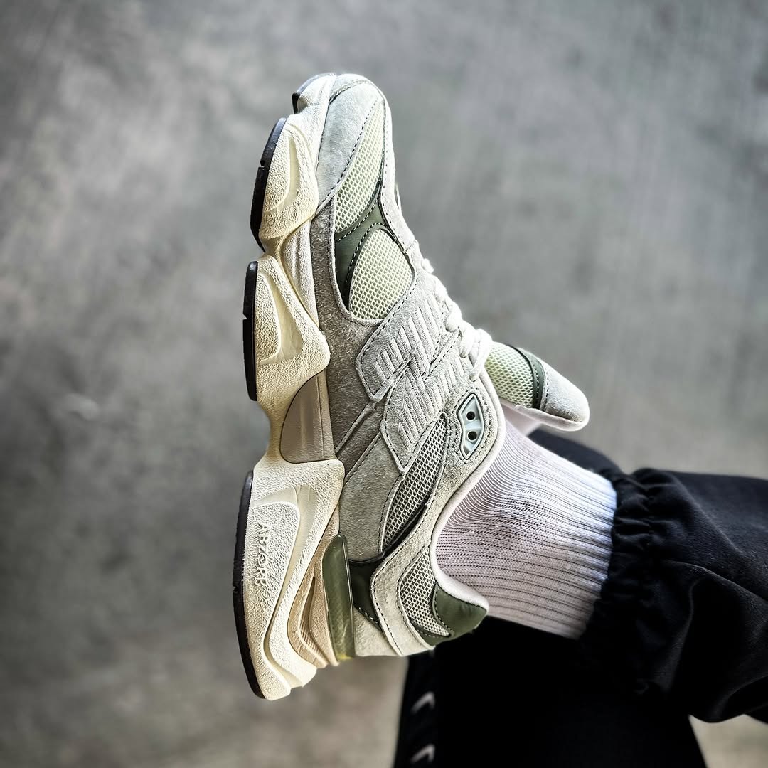 New Balance 9060