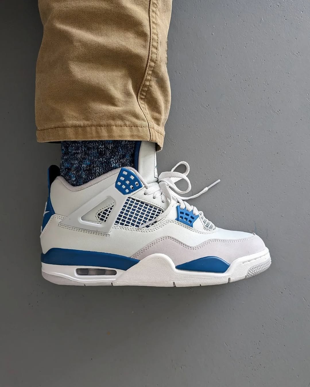 Air Jordan 4 Military Blue