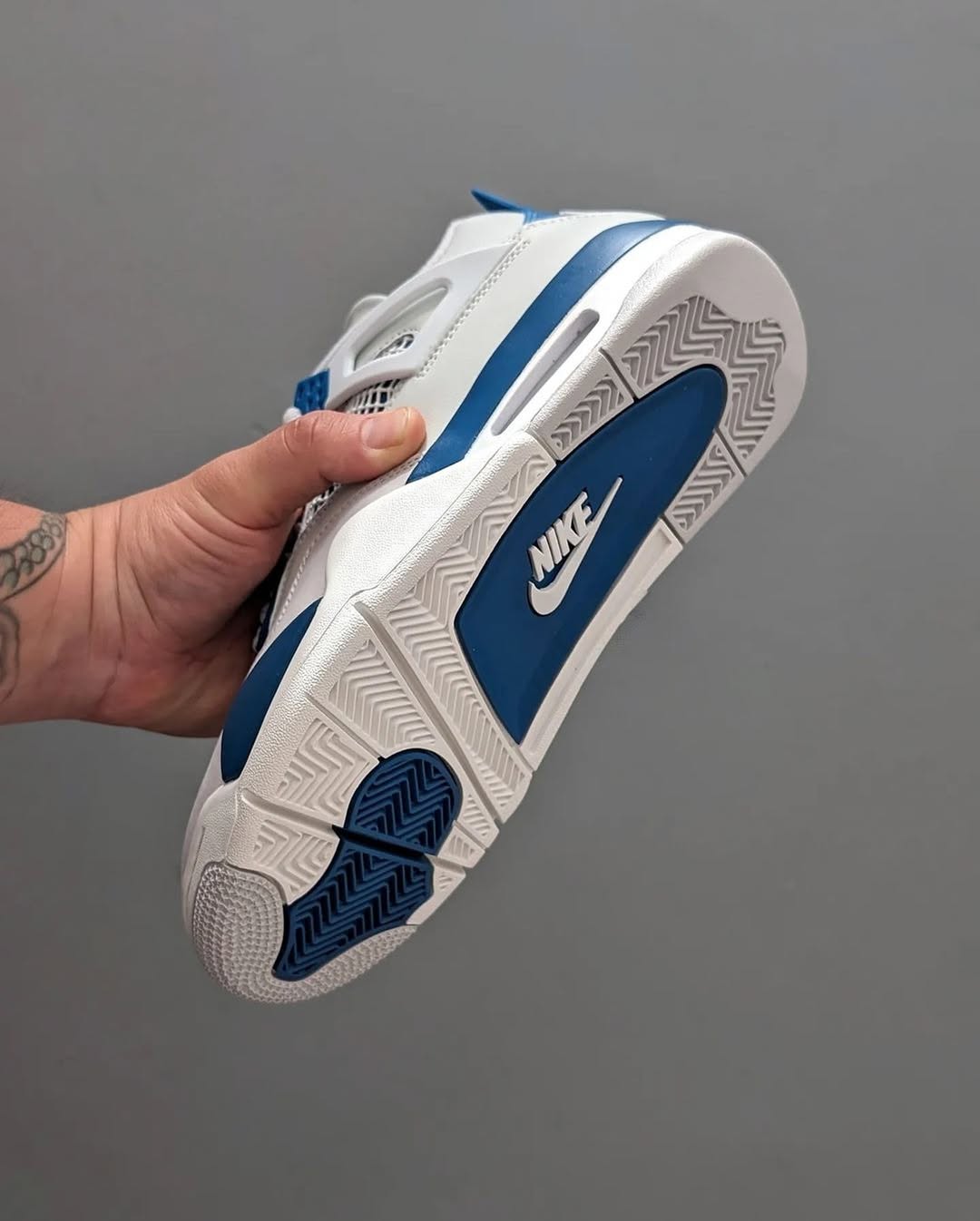 Air Jordan 4 Military Blue