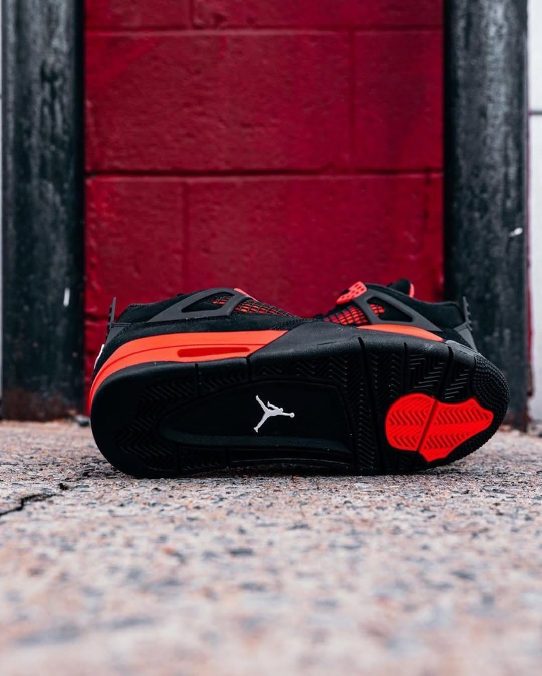 Air Jordan 4 Red Thunder