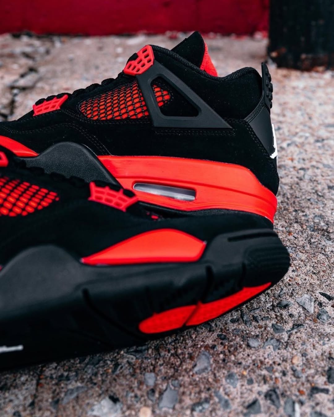 Air Jordan 4 Red Thunder