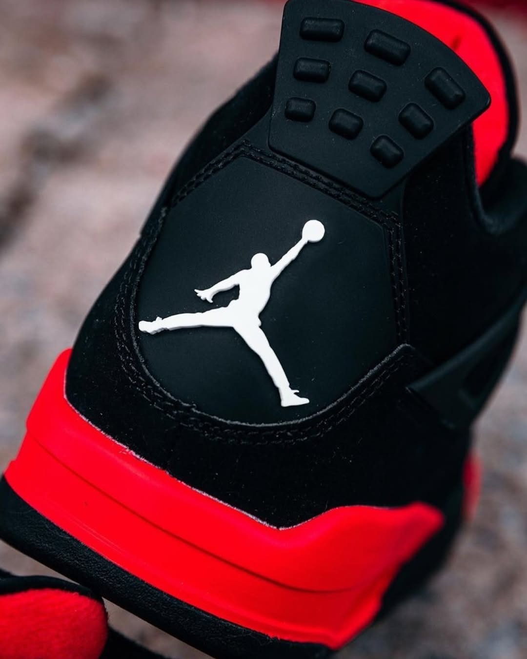 Air Jordan 4 Red Thunder