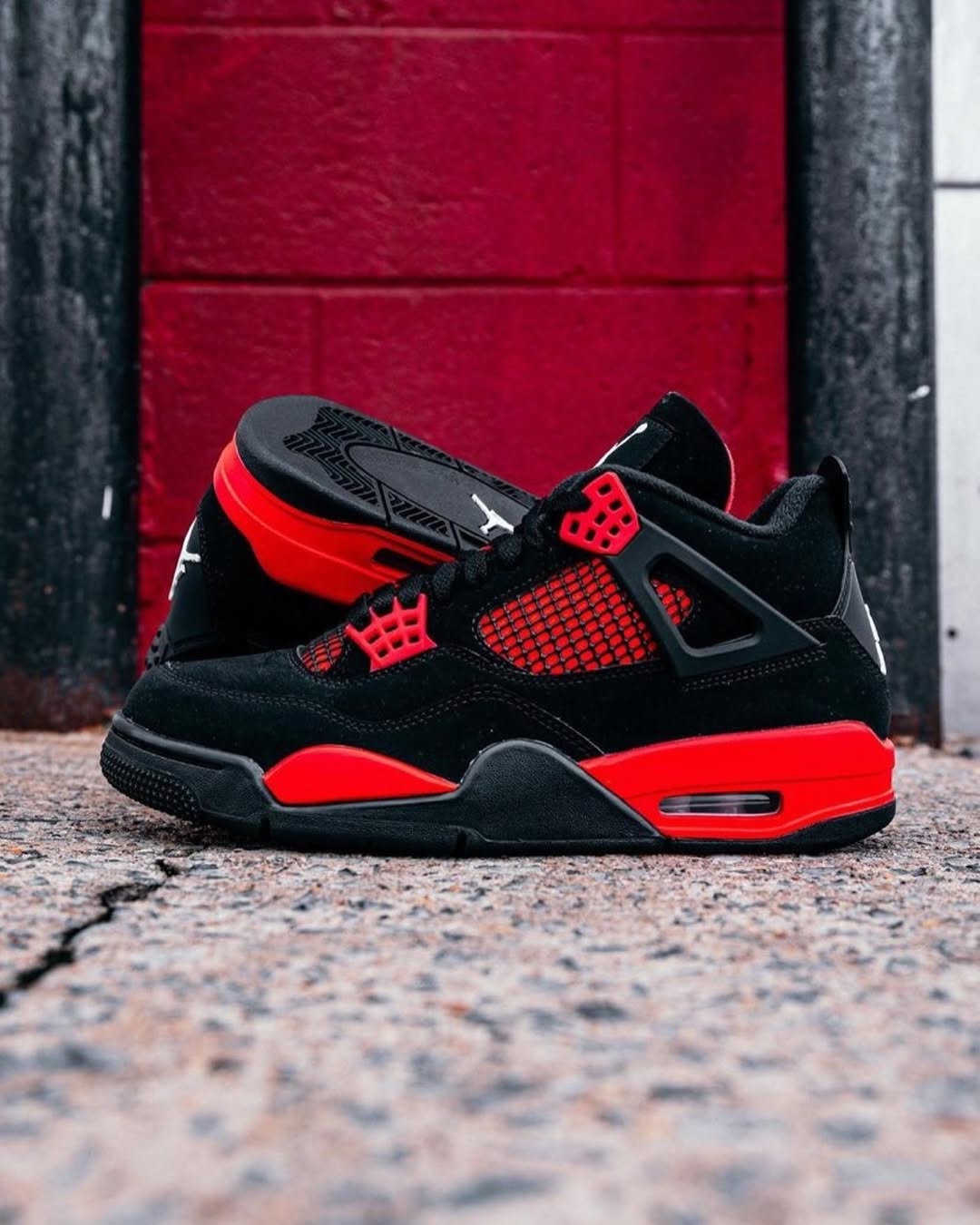 Air Jordan 4 Red Thunder