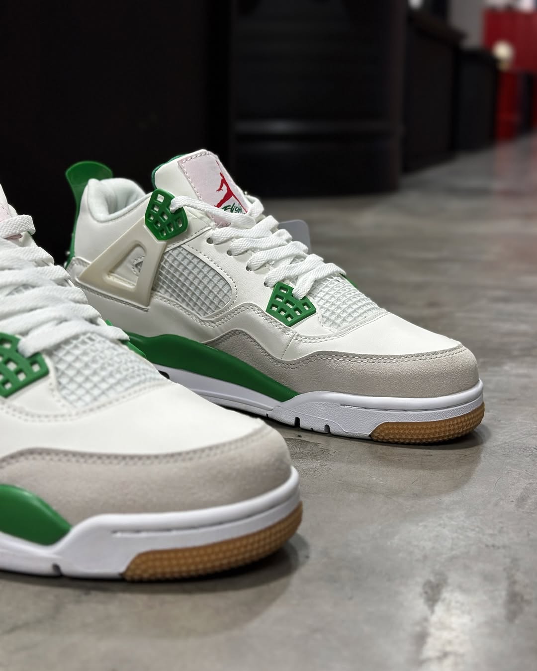 Air Jordan 4 SB