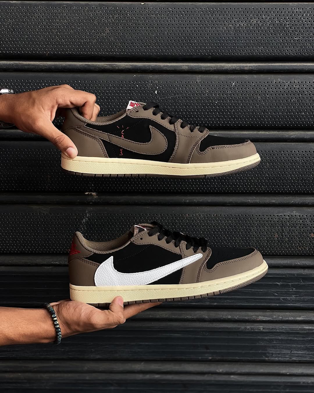 Air Jordan 1 Low (Travis Scott)
