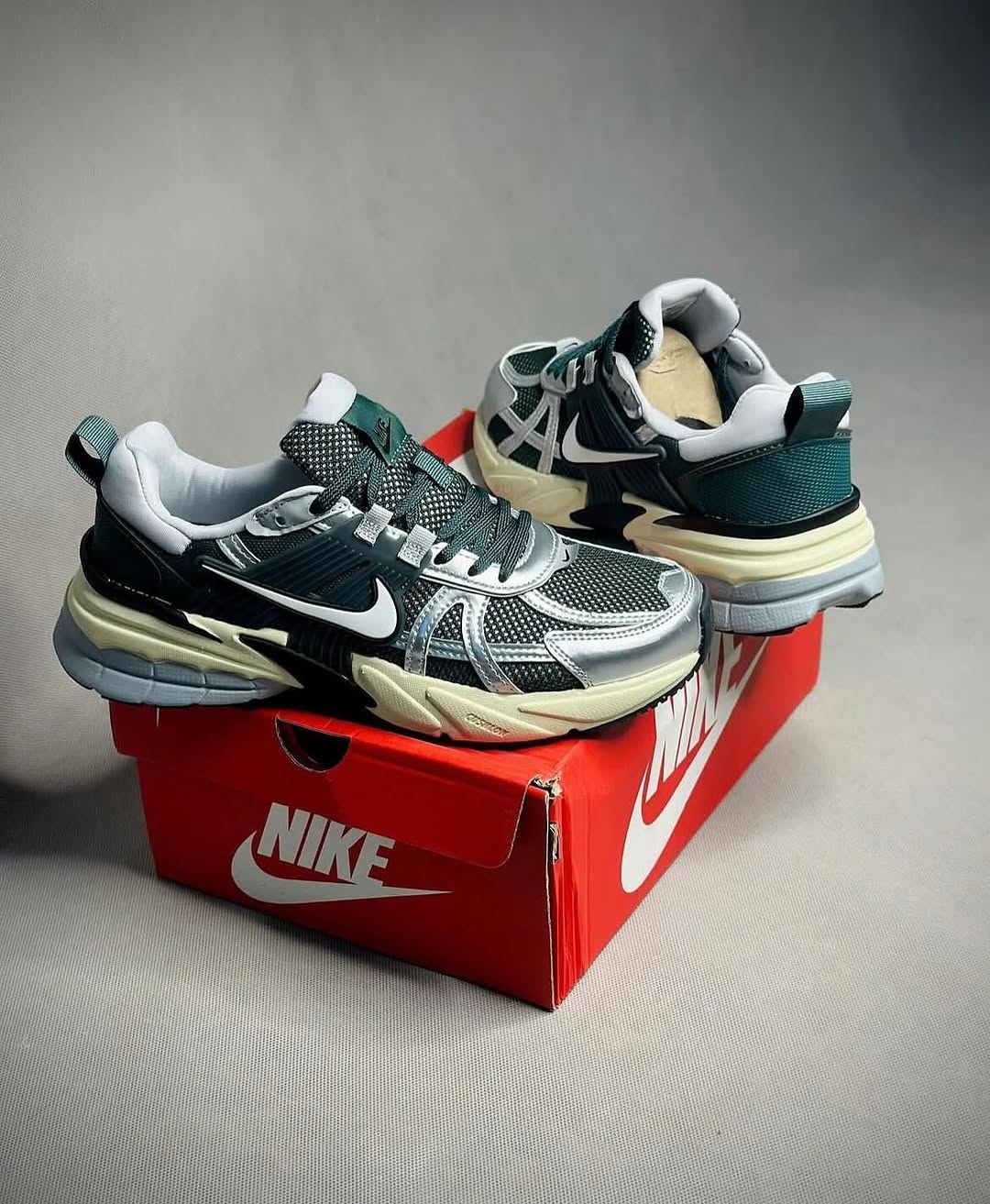 Nike V2K Run