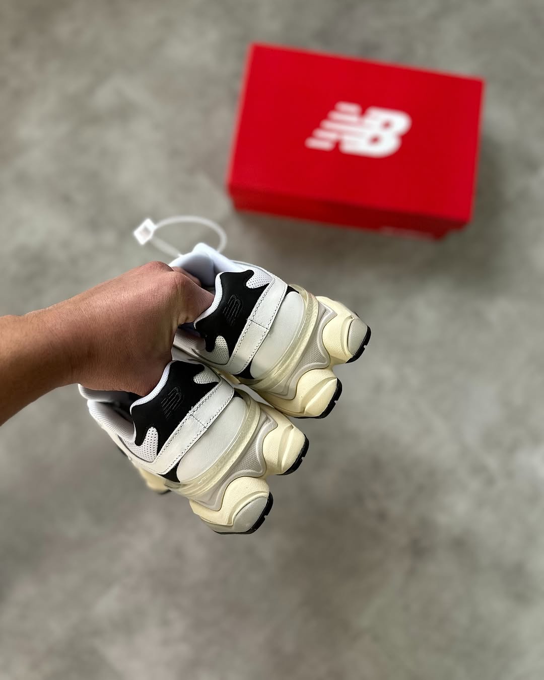 New Balance 9060