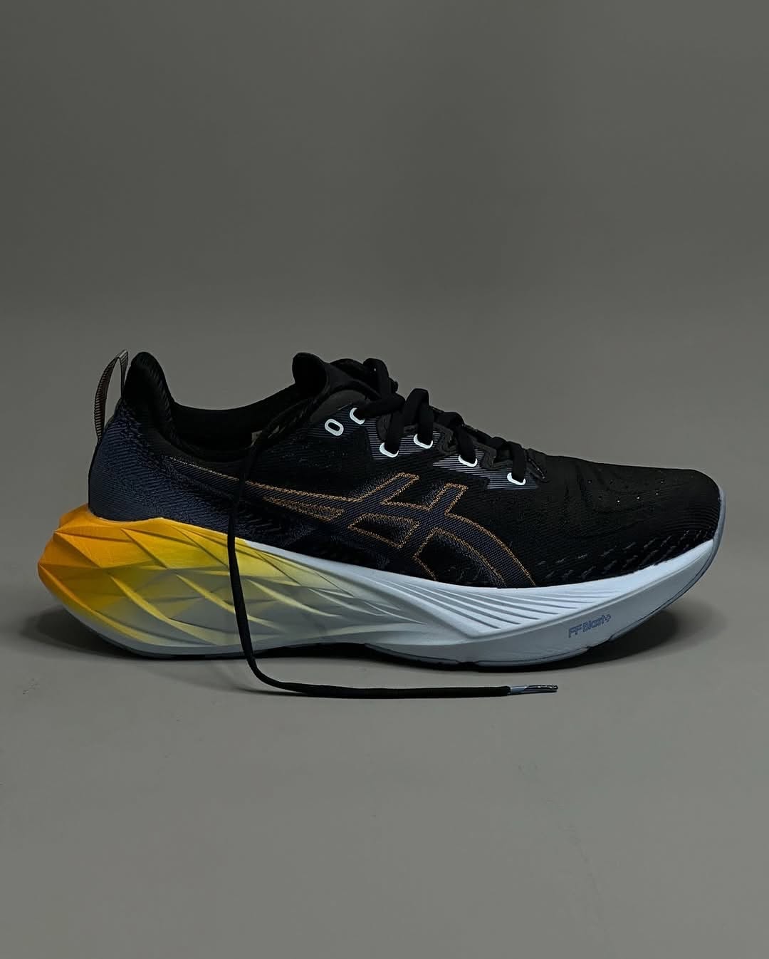 Asics Novablast 4