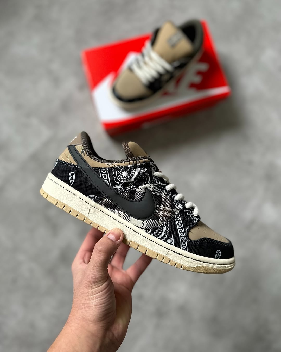 Nike Sb Dunk Low Travis