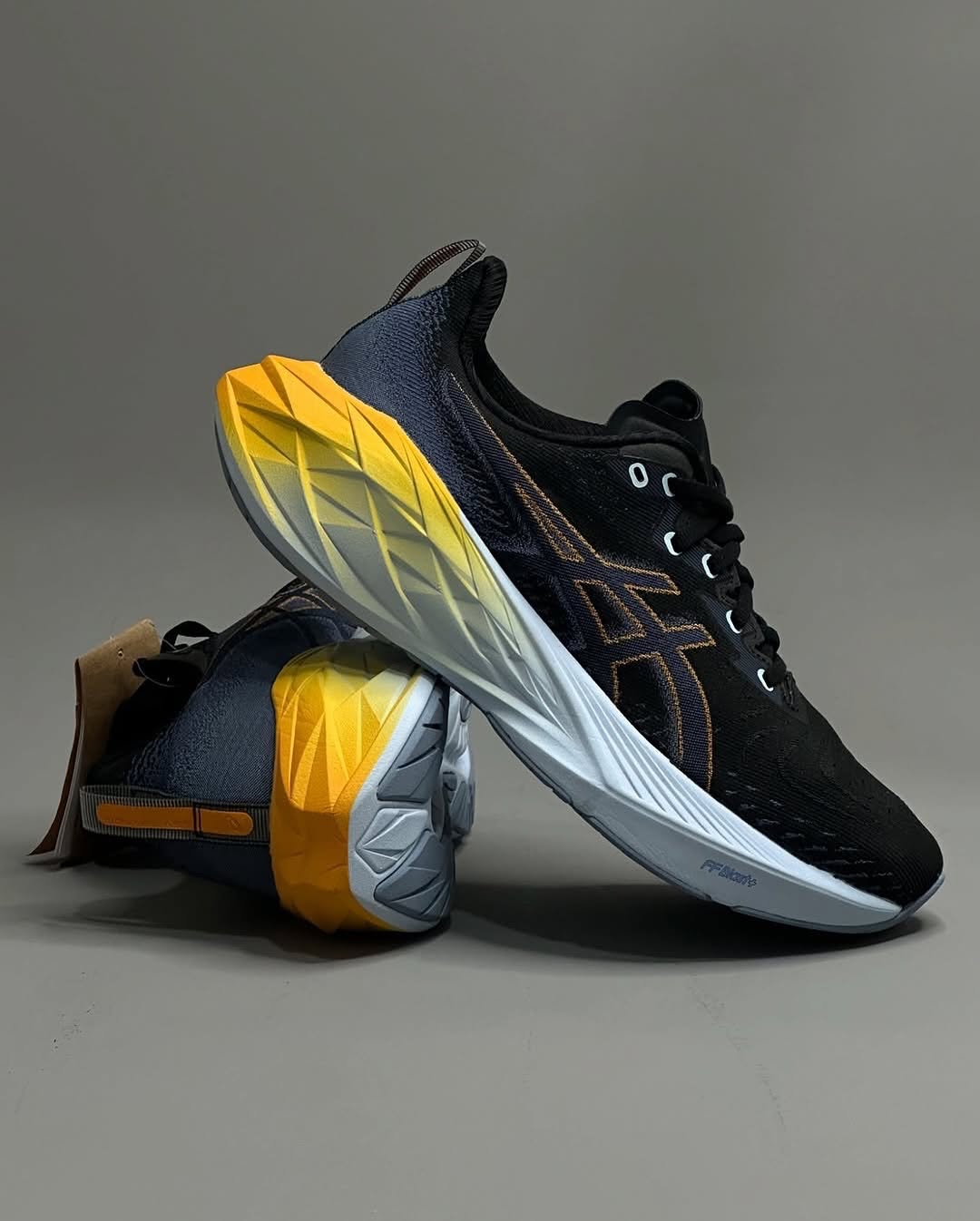Asics Novablast 4