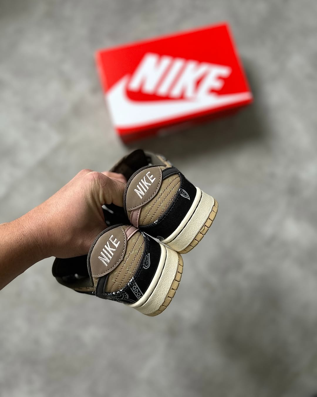 Nike Sb Dunk Low Travis