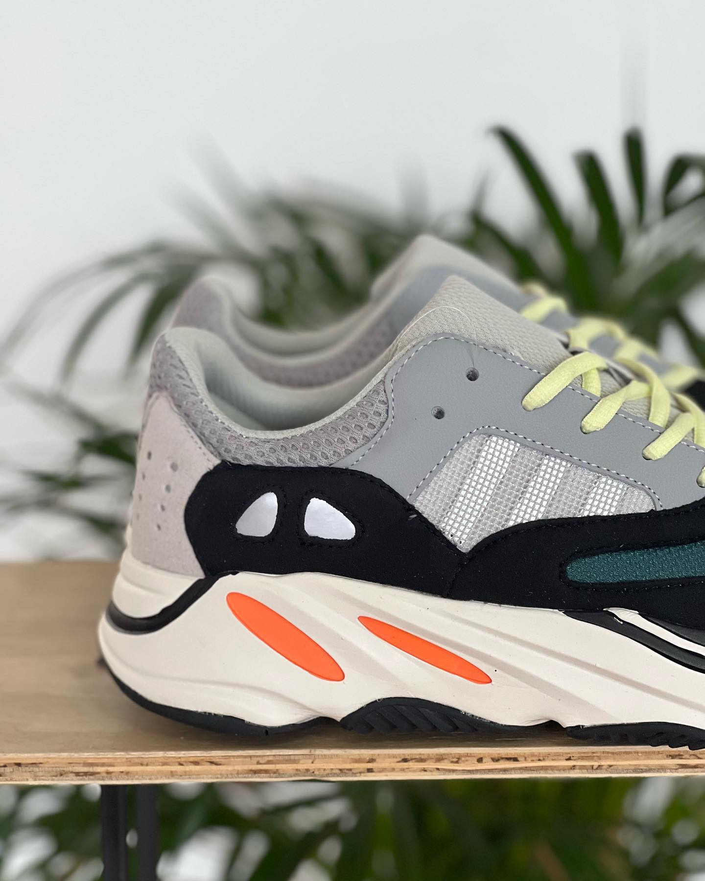 adidas yeezy 700 bost